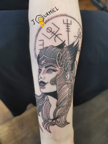Tatouage valkyrie viking
