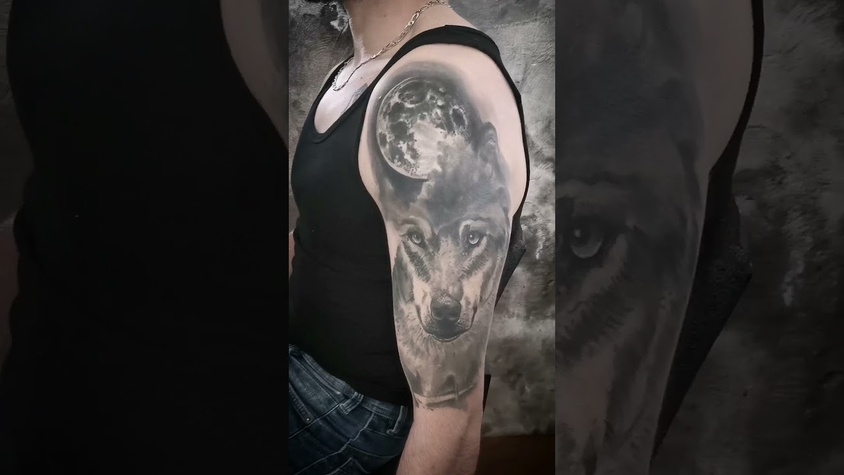 Tatouage loup réaliste 