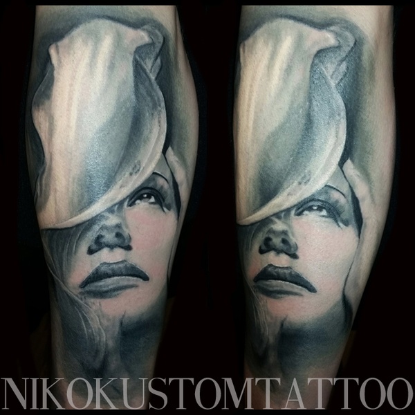 Tatouage réaliste portrait femme