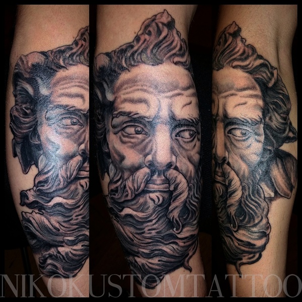 Tatouage réaliste mythologie zeus