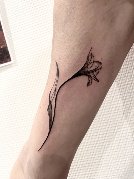 tatouage fleur paris