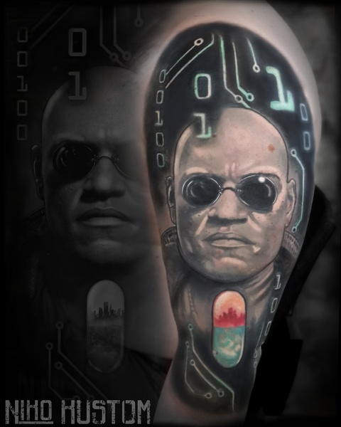 Tatouage réaliste portrait morpheus matrix tattoo laurence fisburne