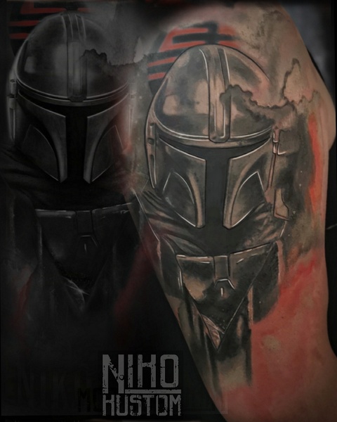 Tatouage réaliste mandalorian star wars mando tattoo