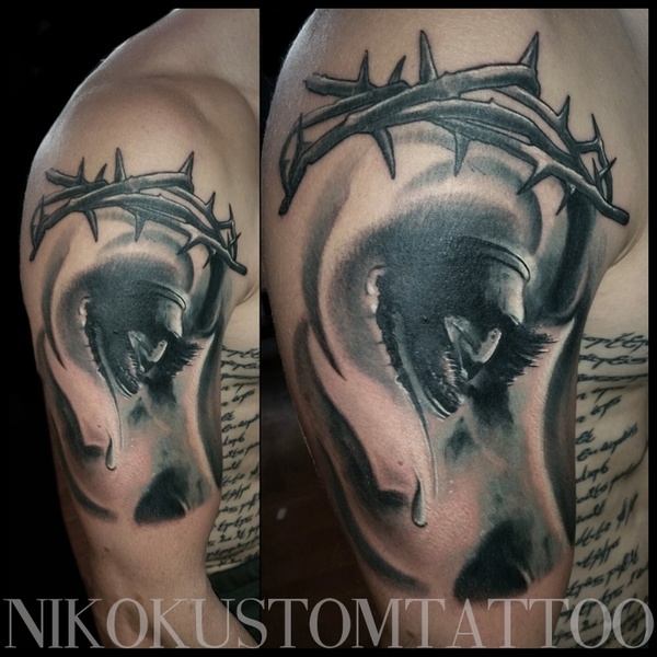 Portrait femme tatouage 