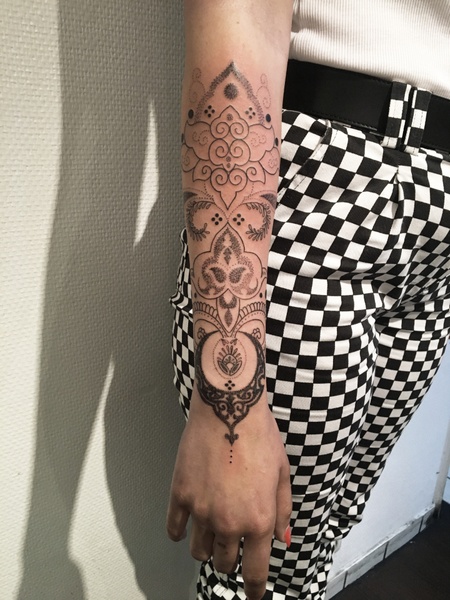 Ornemental dotwork