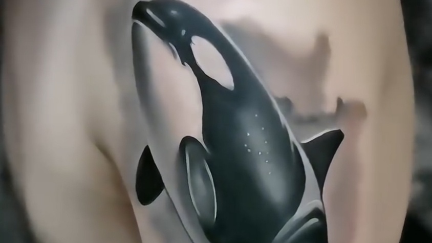 Orque réaliste tatouage 