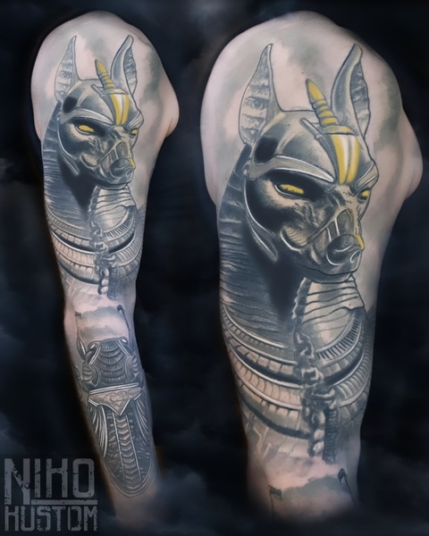 Tatouage égyptien paris anubis réaliste paris